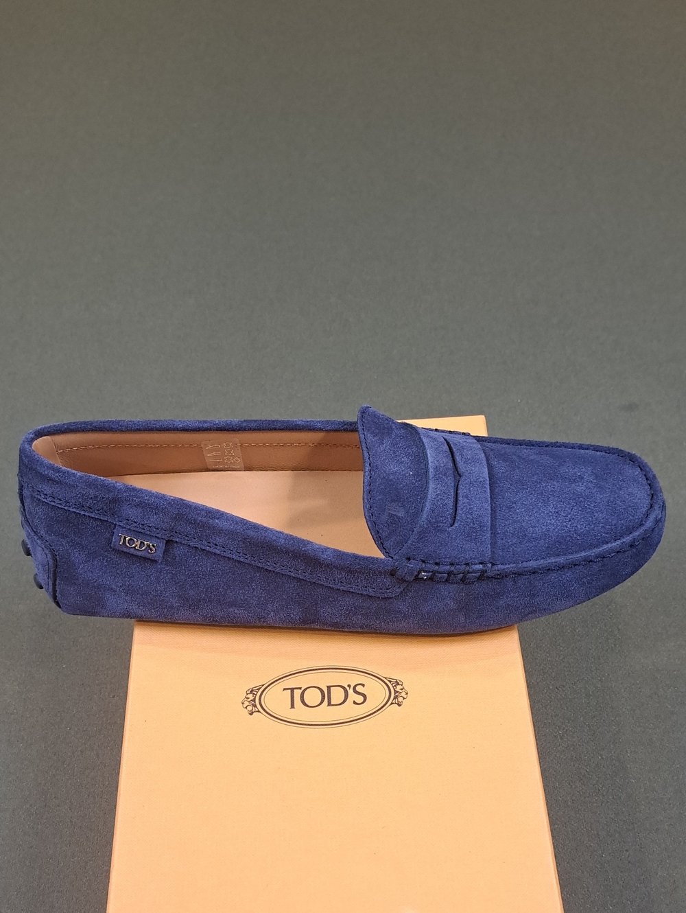 Tod's Gommino 22L Loafers - Color: Blue - Size: EU 39.5 (US 7.5)